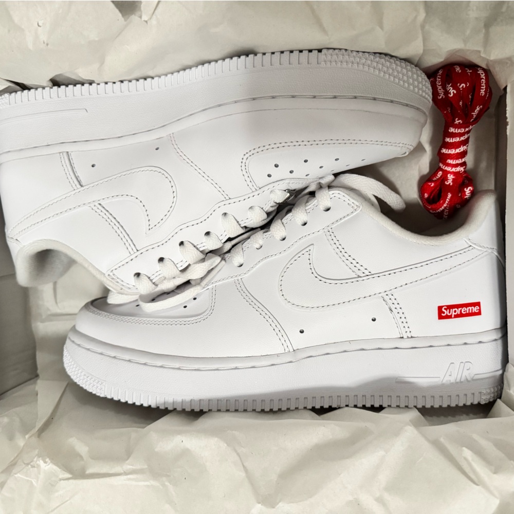 Supreme Nike Air Force 1 Low Box Logo  Sneakers Men’s size 6.5 / Women’s 8 - Picture 4 of 12